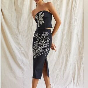 MAEVE BY ANTHROPOLOGIE
Embroidered Midi Skirt With Top Women's Sz 10 Black Lined